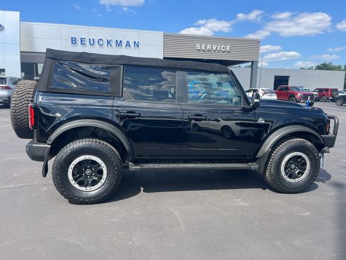 Used 2022 Ford Bronco Outer Banks w/ Sasquatch Package AWD/4WD image 9