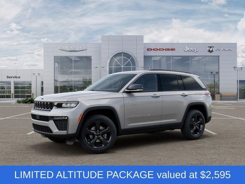 New 2026 Jeep Grand Cherokee Limited w/ Limited Altitude Package AWD/4WD image 2