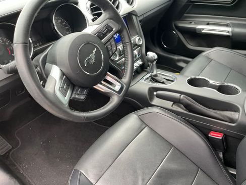 Used 2017 Ford Mustang GT Premium w/ Equipment Group 401A RWD image 25