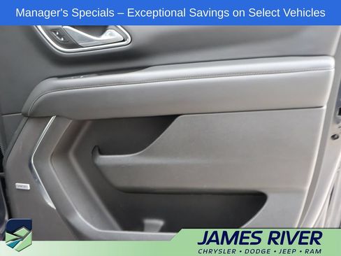 Used 2024 Chevrolet Suburban LT AWD/4WD image 11