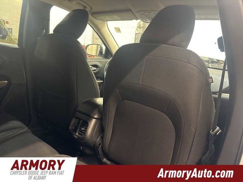 Used 2017 Jeep Cherokee Latitude image 31