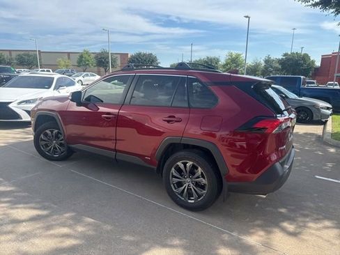 Used 2023 Toyota RAV4 XLE Premium AWD/4WD image 5