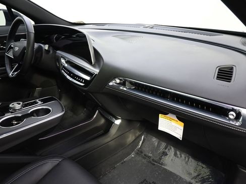 Used 2024 Cadillac Lyriq Sport AWD/4WD image 15
