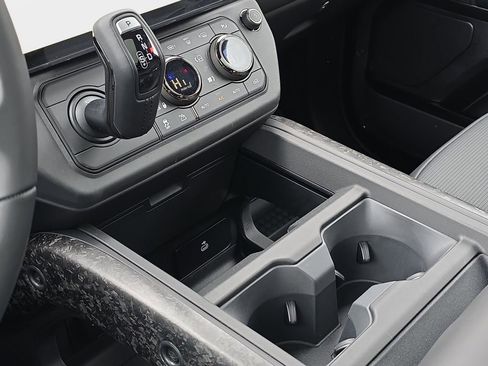 New 2026 Land Rover Defender 110 OCTA AWD/4WD image 24