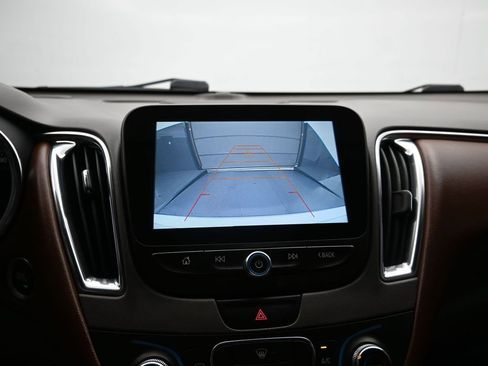 Used 2016 Chevrolet Malibu LT w/ Leather Package image 18