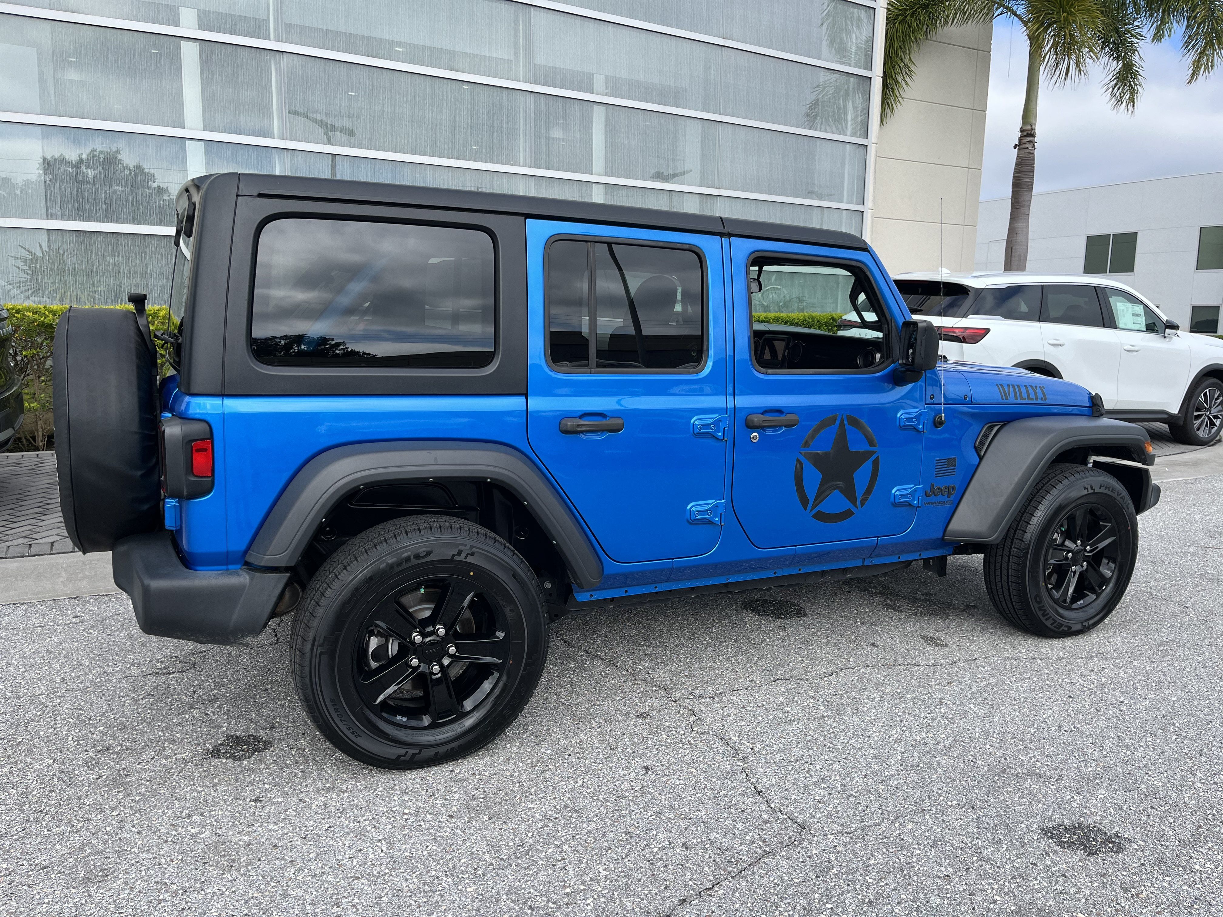 Used 2022 Jeep Wrangler Unlimited Sport AWD/4WD image 7