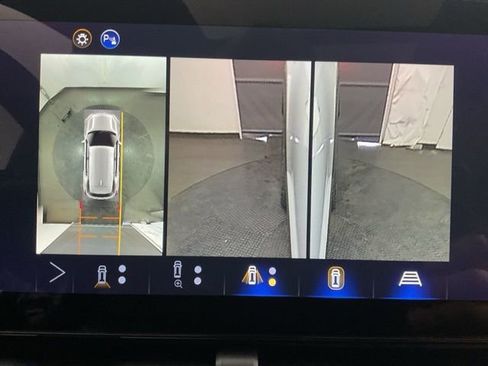 New 2026 Chevrolet Equinox ACTIV w/ Convenience Package III AWD/4WD image 17