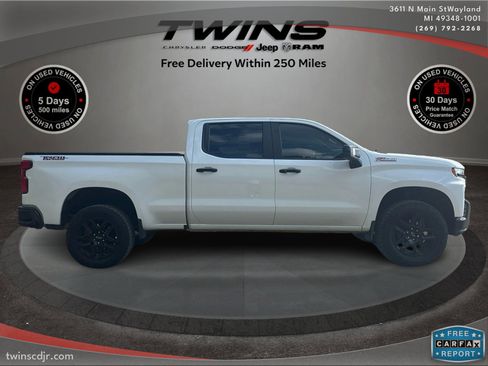 Used 2022 Chevrolet Silverado 1500 LT Trail Boss w/ LT Trail Boss Premium Package image 2