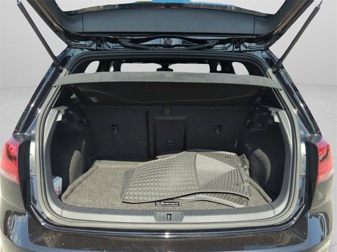 Used 2017 Volkswagen Golf R 4-Door image 46