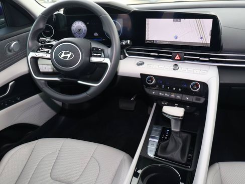 Used 2026 Hyundai Elantra Limited FWD image 10
