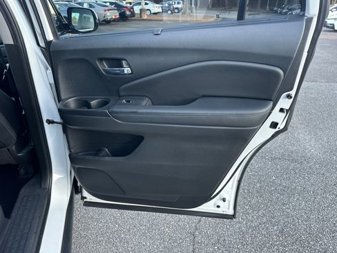 Used 2021 Honda Pilot Touring image 16