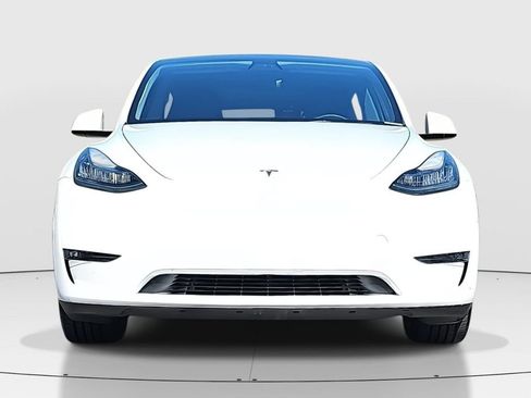 Used 2022 Tesla Model Y Long Range AWD/4WD image 2