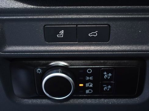 Used 2023 Ford Expedition Max XLT image 18