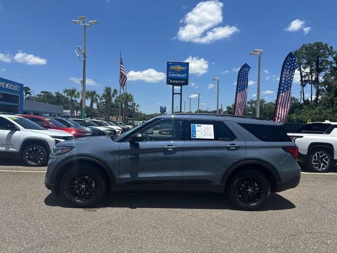Used 2025 Ford Explorer Active RWD image 13