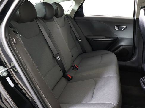 Used 2025 Kia K4 LX image 31