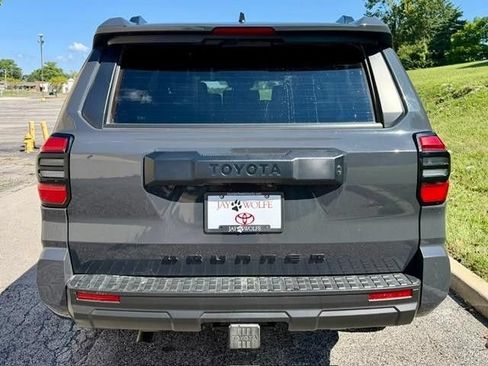 Certified 2025 Toyota 4Runner SR5 AWD/4WD image 7