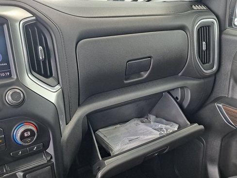 Used 2021 Chevrolet Silverado 1500 LT Trail Boss w/ LPO, Dark Essentials Package AWD/4WD image 18