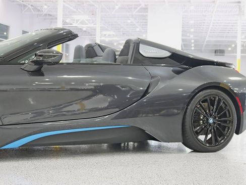 Used 2019 BMW i8 Roadster AWD/4WD image 4