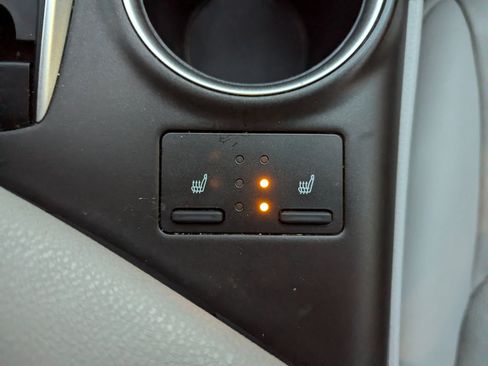 Used 2023 Toyota Camry XLE image 27