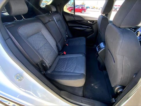 Used 2018 Chevrolet Equinox LT image 19
