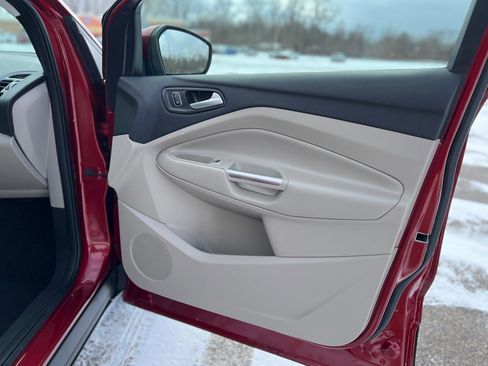 Used 2019 Ford Escape Titanium image 40