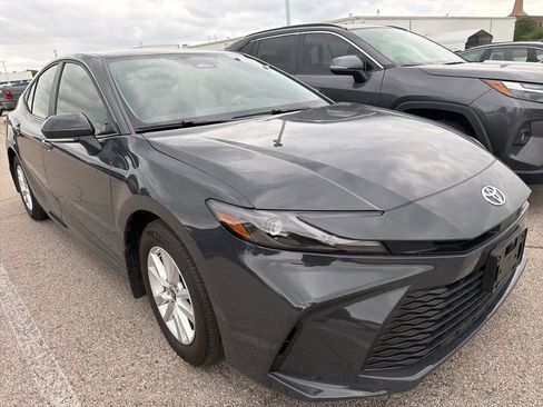 Used 2025 Toyota Camry LE w/ Convenience Package image 3