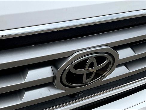 Used 2023 Toyota Tacoma Limited AWD/4WD image 35