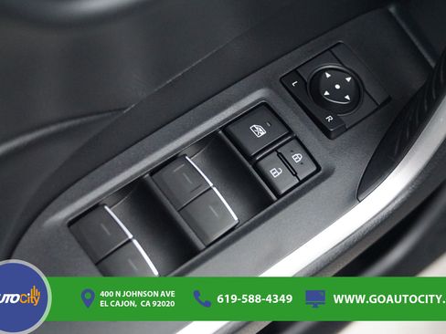 Used 2022 Toyota RAV4 XLE Premium AWD/4WD image 18