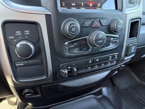 Used 2018 RAM 2500 Big Horn w/ Harvest Edition image 17