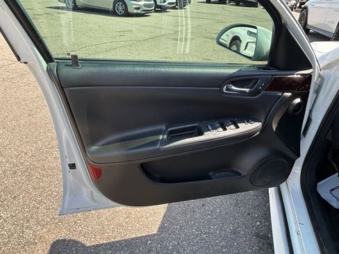 Used 2013 Chevrolet Impala LT FWD image 14