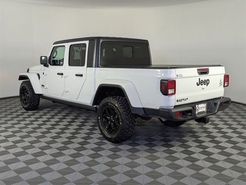 Used 2021 Jeep Gladiator Sport image 7