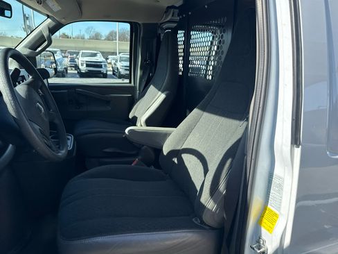 Used 2024 GMC Savana 2500 w/ Driver Convenience Package image 13