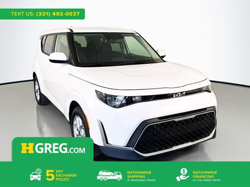 Used 2025 Kia Soul LX w/ LX Technology Package FWD image 1