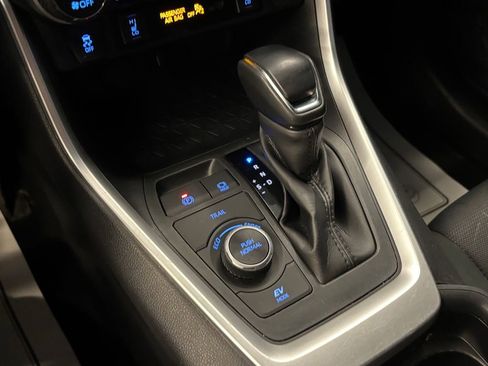 Used 2020 Toyota RAV4 XLE w/ XLE Grade Weather Package AWD/4WD image 15