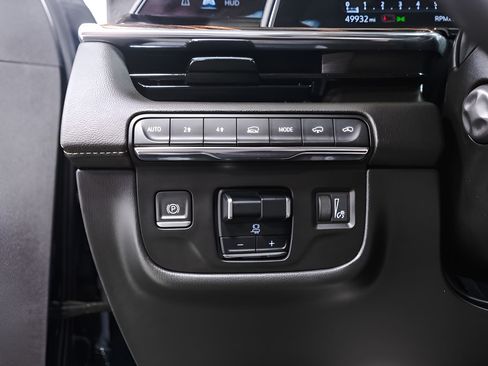 Used 2022 Cadillac Escalade Premium Luxury w/ Touring Package AWD/4WD image 20