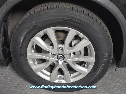 Used 2017 Nissan Rogue SV image 12