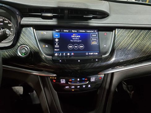 Used 2020 Cadillac XT6 Premium Luxury w/ LPO, Floor Liner Package FWD image 31