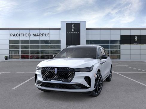 New 2026 Lincoln Nautilus Reserve image 2