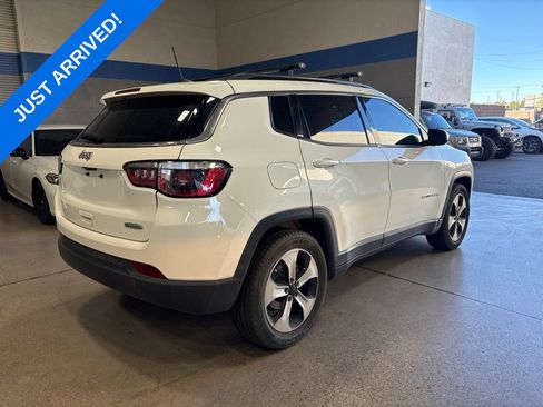 Used 2018 Jeep Compass Latitude w/ Popular Equipment Group FWD image 3
