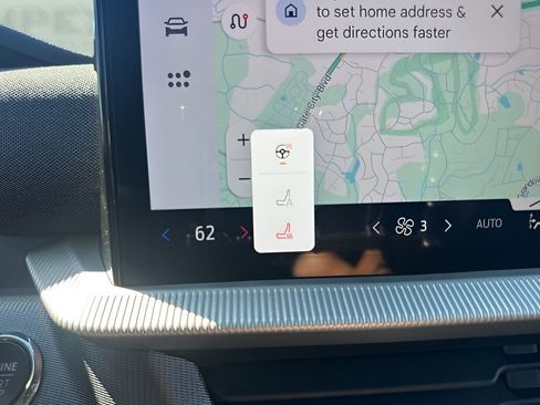 Used 2025 Ford Explorer ST-Line w/ Premium Package image 24