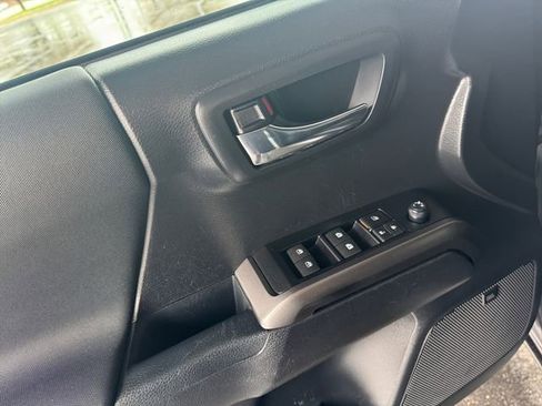 Used 2021 Toyota Tacoma TRD Off-Road w/ TRD Premium Off Road Package image 11