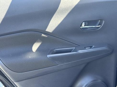 Certified 2024 Nissan Kicks SV image 12