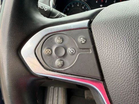 Used 2023 Chevrolet Traverse LT image 9