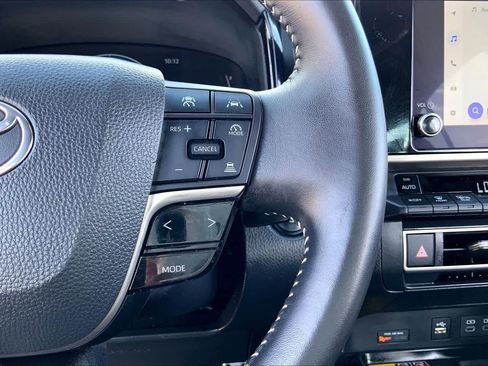 Used 2025 Toyota Camry SE FWD image 24