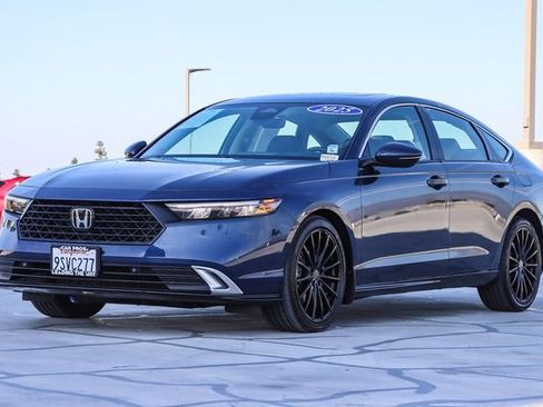 Used 2025 Honda Accord Touring image 5