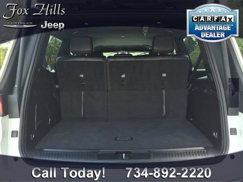 Certified 2024 Jeep Wagoneer Series II w/ Flexible Seating Group AWD/4WD image 10