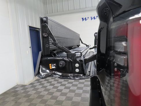 Used 2025 GMC Sierra 2500 AT4X image 42