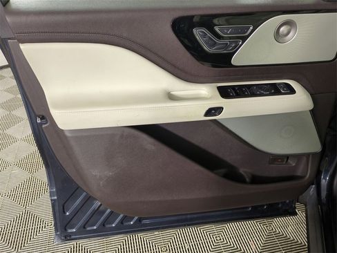 Used 2021 Lincoln Aviator Black Label image 23