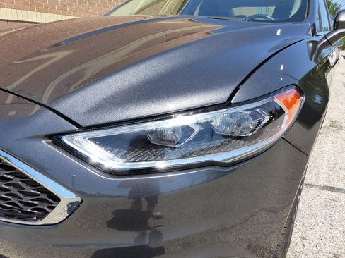 Used 2017 Ford Fusion SE AWD/4WD image 15