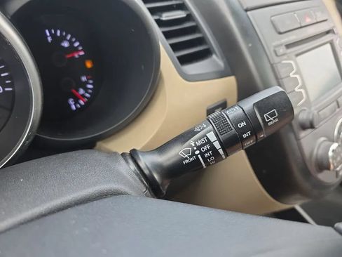 Used 2013 Kia Soul ! FWD image 22